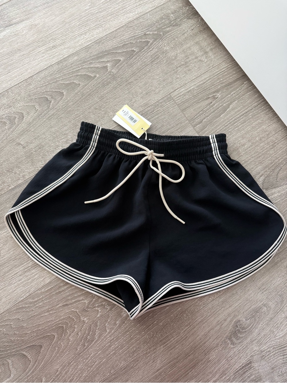 Aritzia Wilfred Shorts